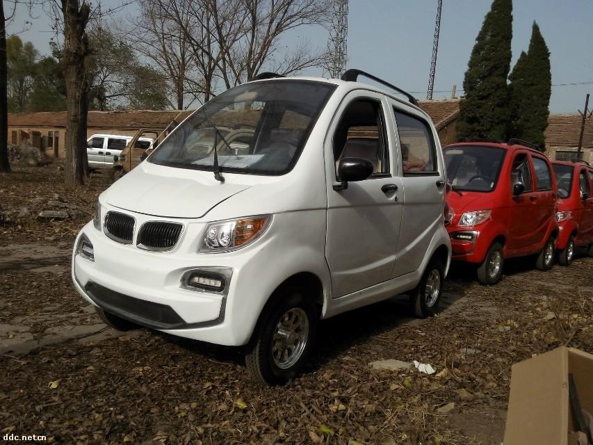 知影小宝马四轮电动车